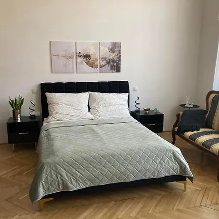 Lili Deluxe * Тапольца